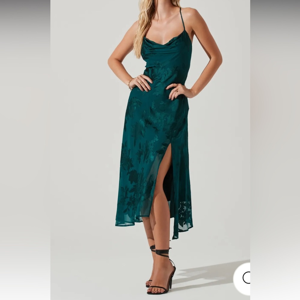 ASTR GAIA MIDI Dress